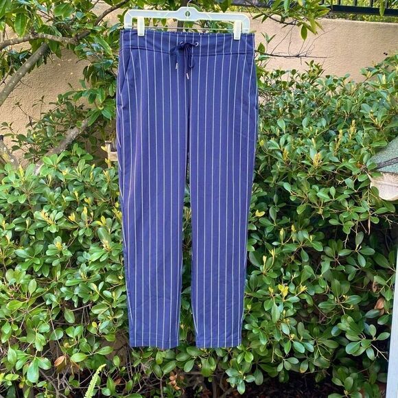 Athleta Women's Navy Blue White Striped Mid-Town Jogger/Pants Size 10. EUC - Picture 1 of 6
